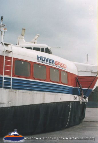 SRN4 Swift (GH-2004) being taken to the Hovercraft Museum -   (submitted by The <a href='http://www.hovercraft-museum.org/' target='_blank'>Hovercraft Museum Trust</a>).